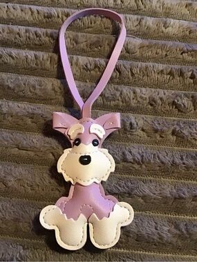 Lavender Dog-Shaped Leather  Tag Holder